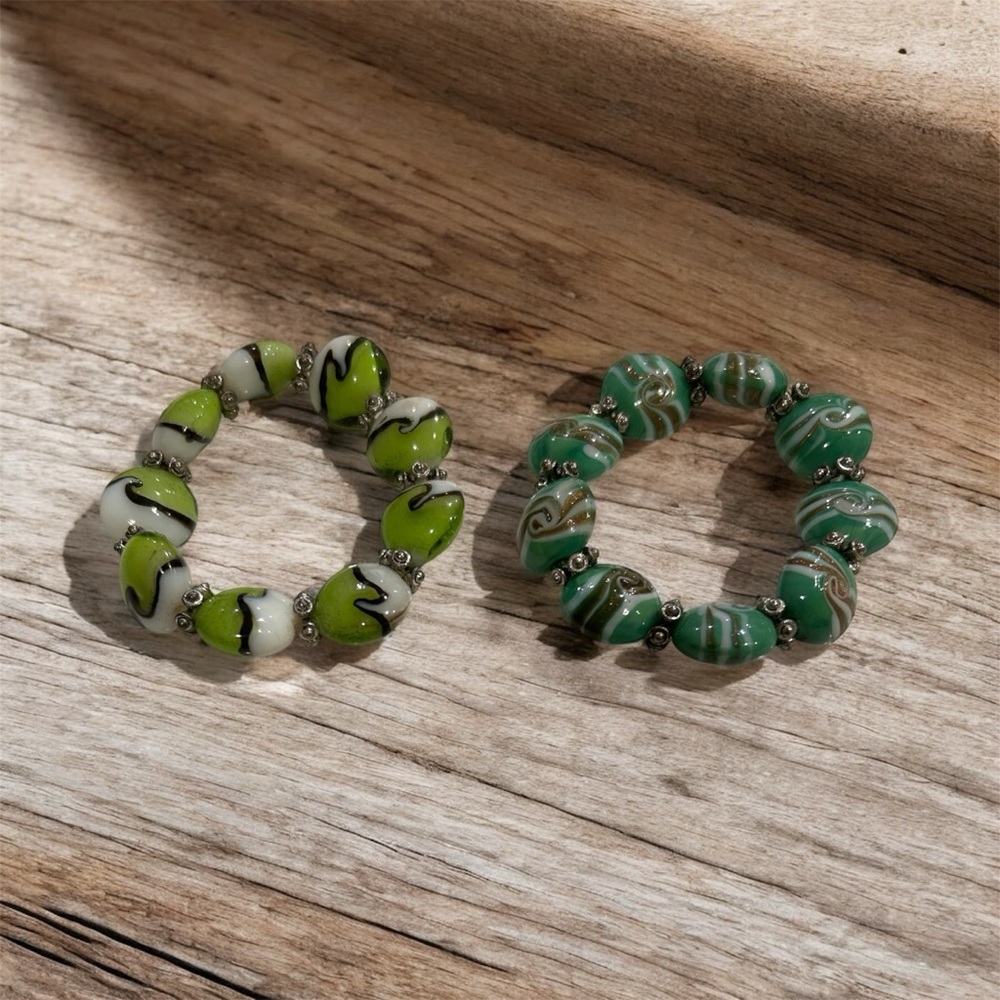 Fashionable oval bracelets